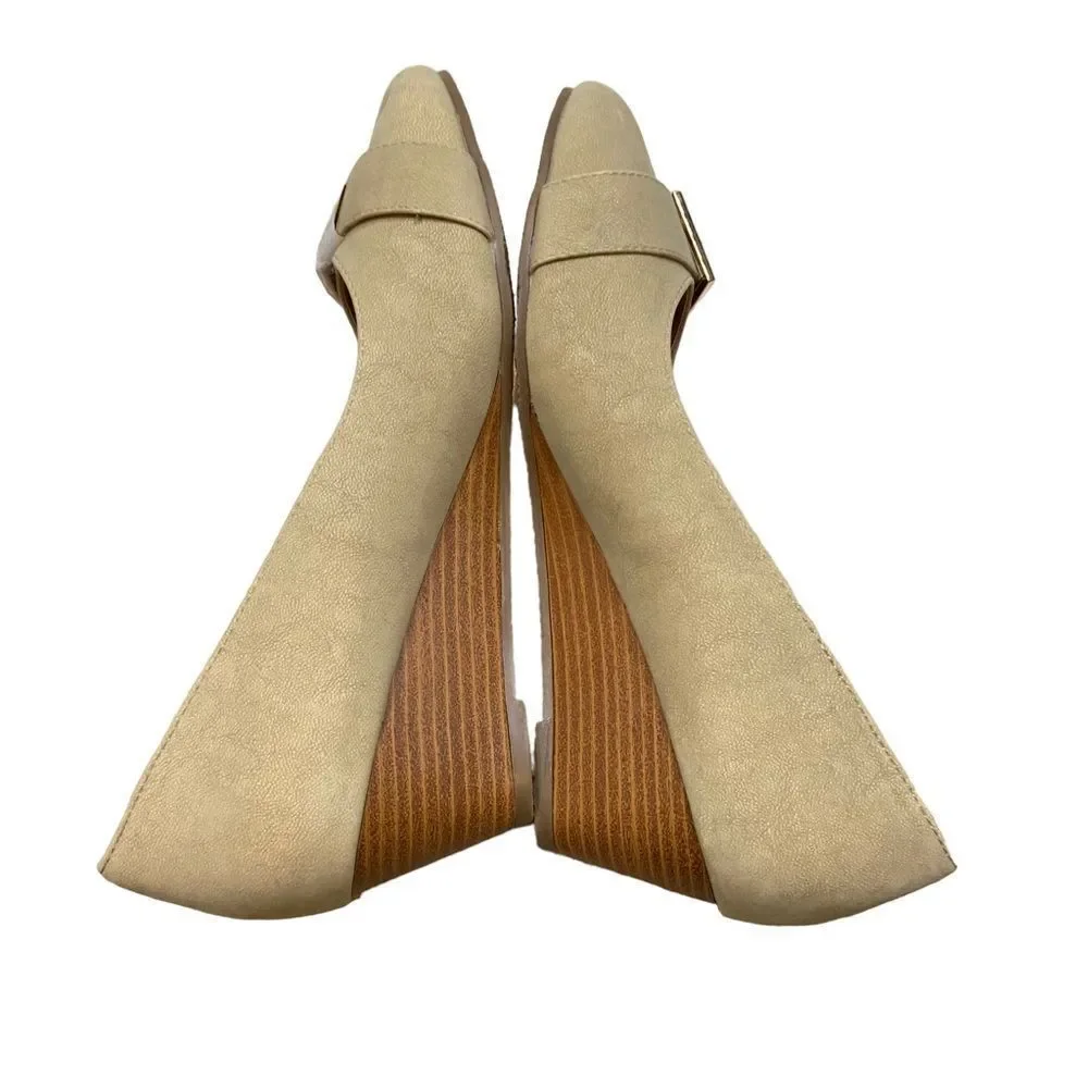 New in Box Journee Collection Graysn Wedge Heels with Buckle Bone Color Size 9.5